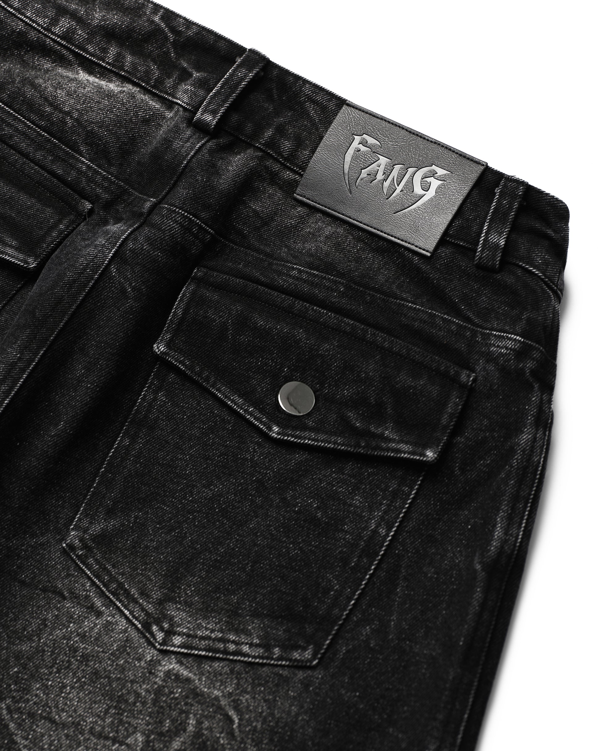 SLASHED DENIM