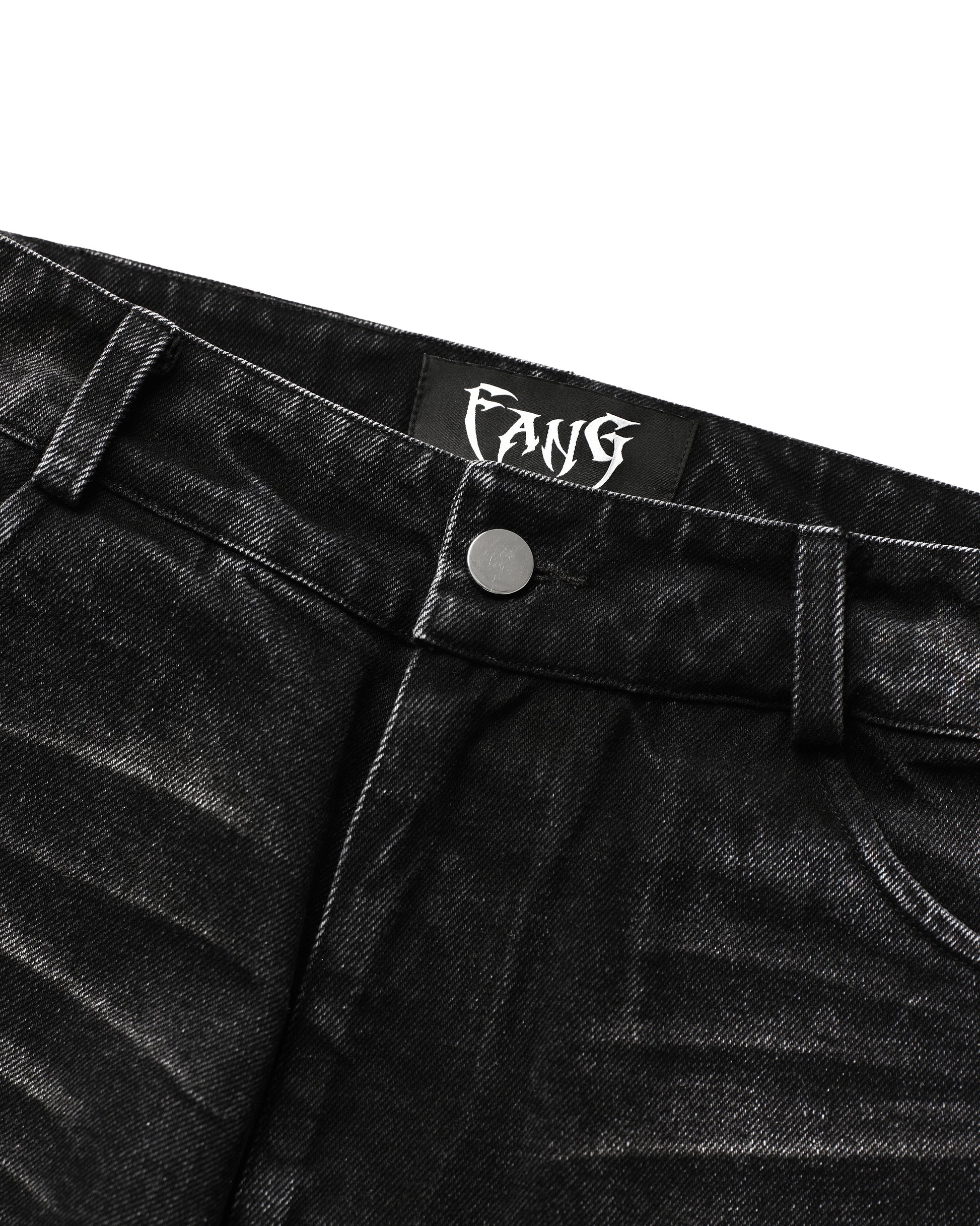 SLASHED DENIM