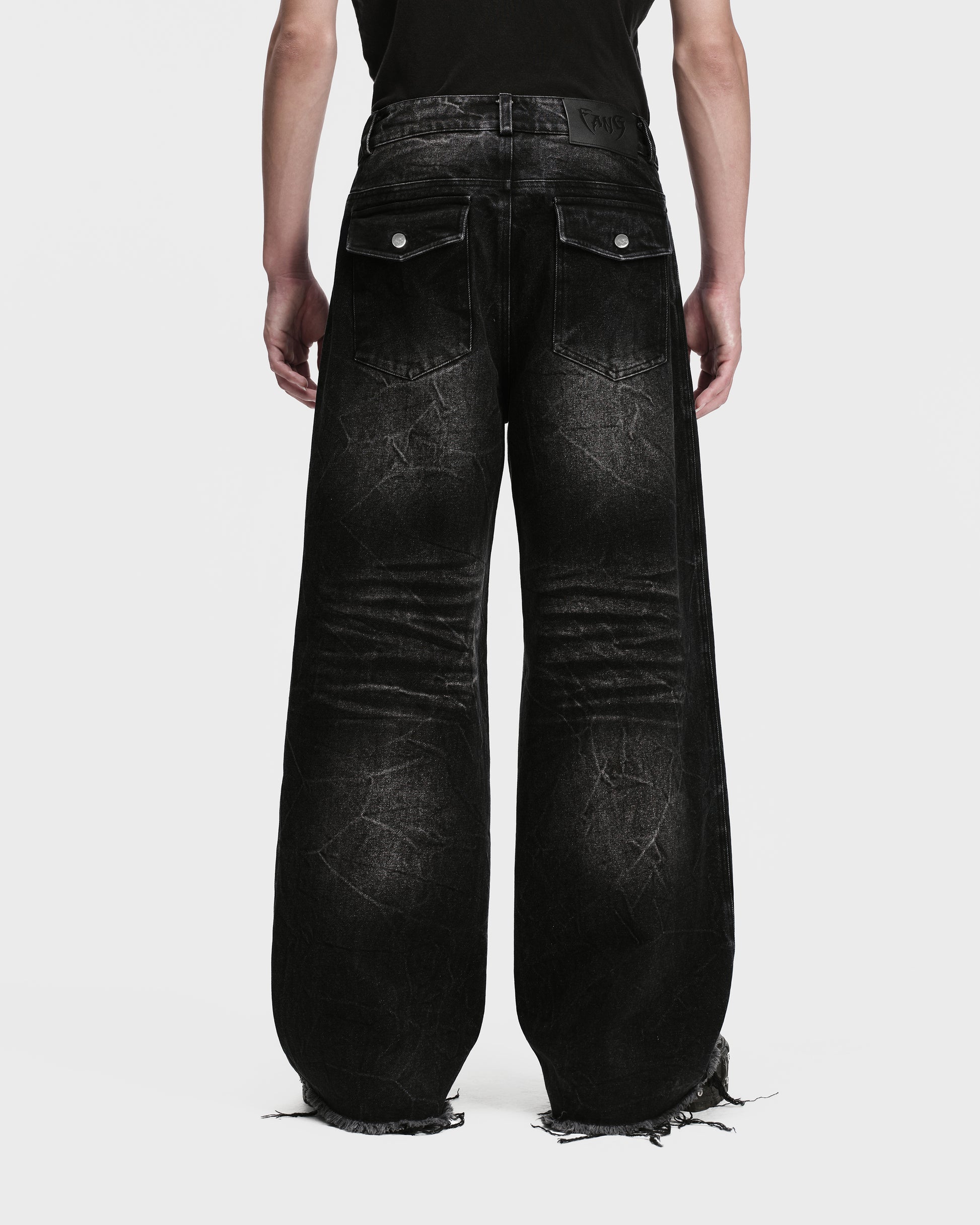 SLASHED DENIM