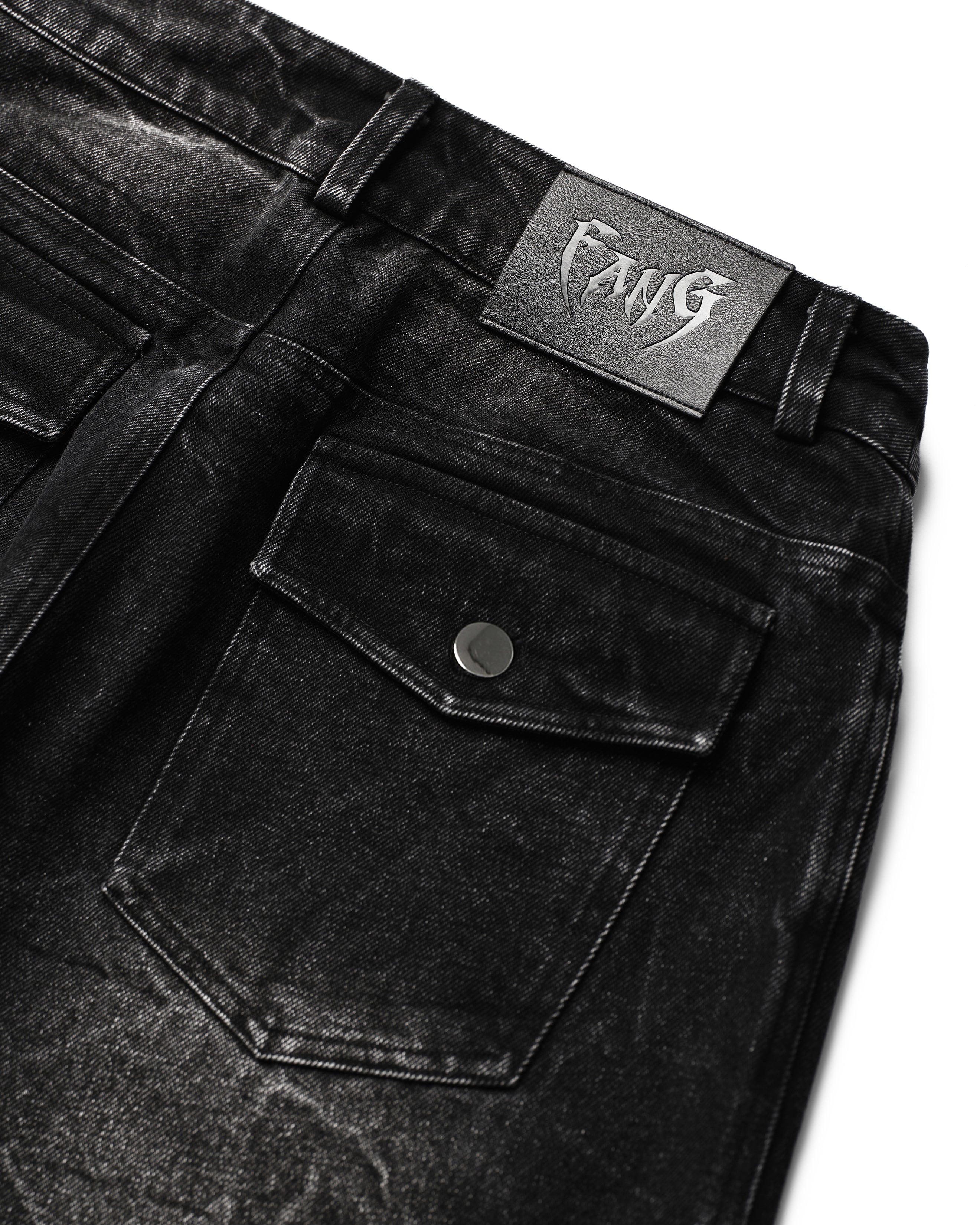 SLASHED DENIM