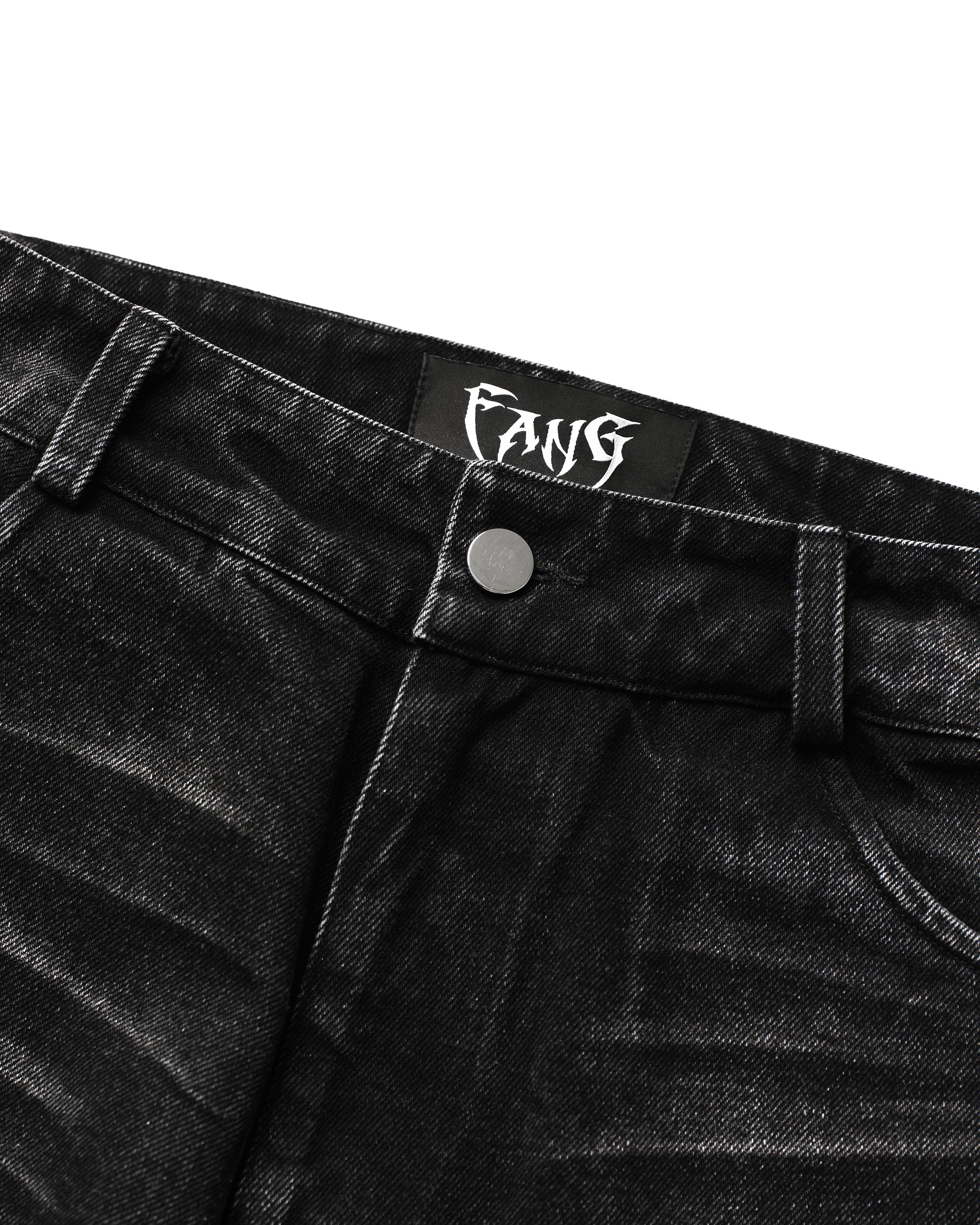 SLASHED DENIM