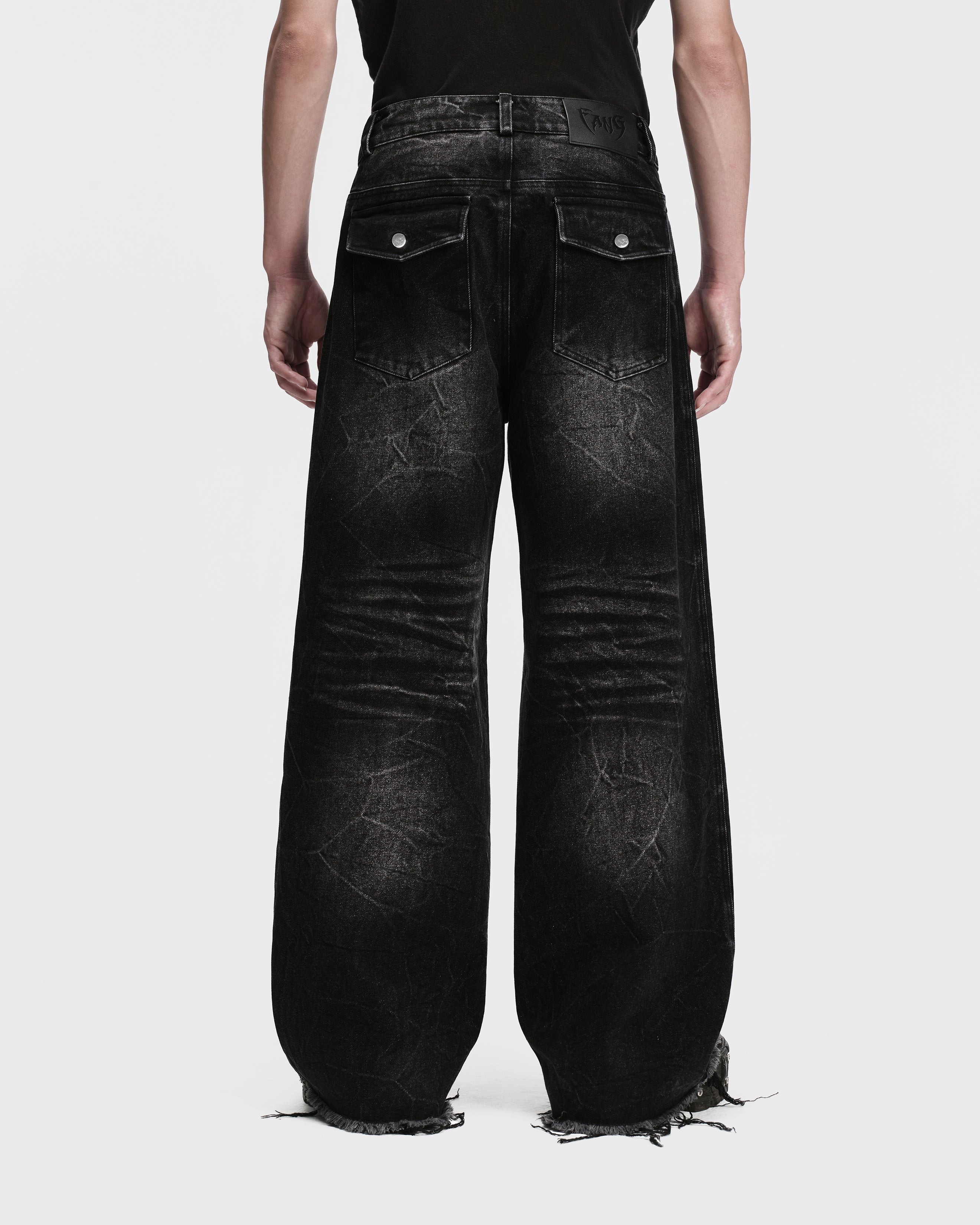 SLASHED DENIM