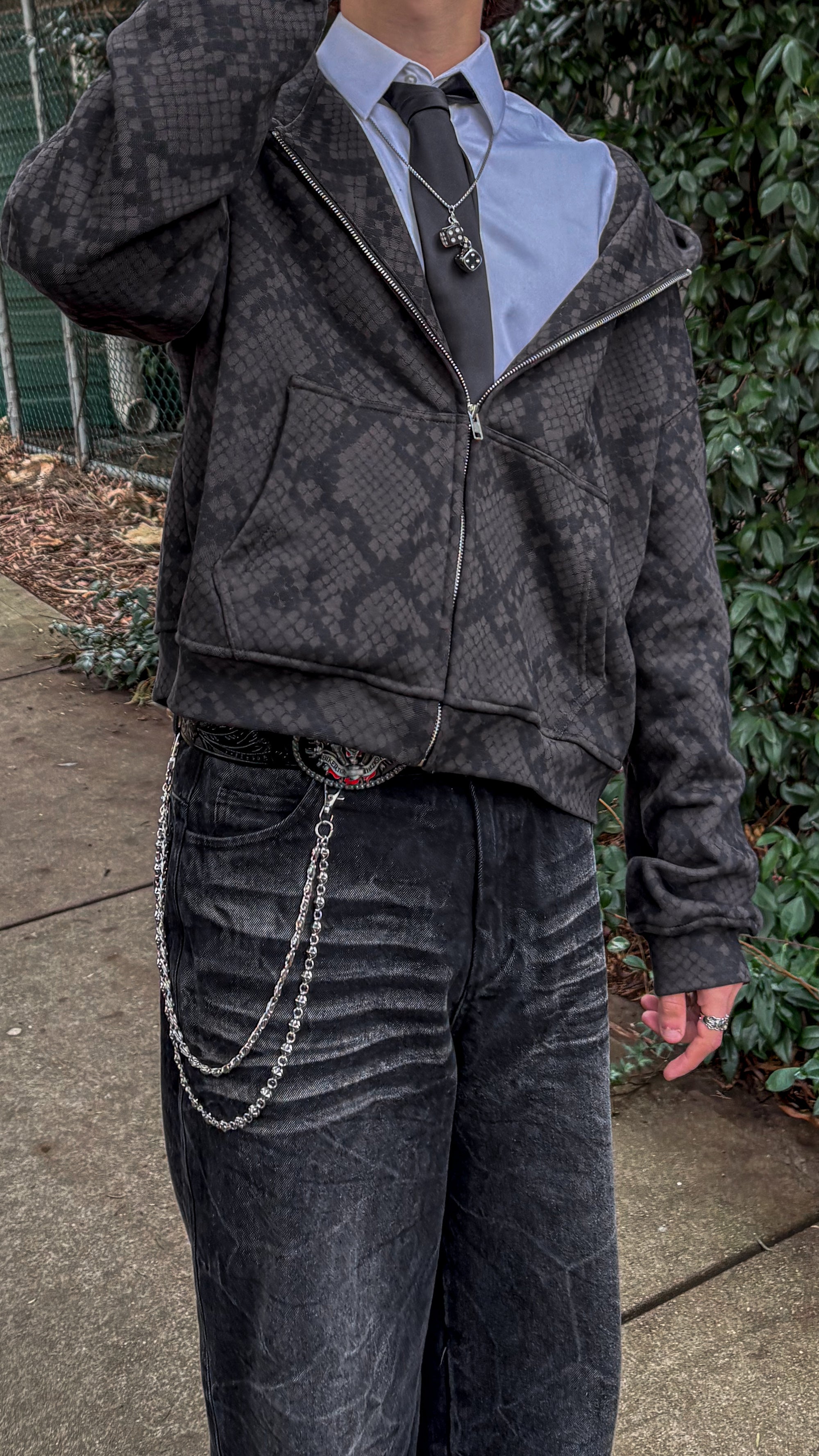 SLASHED DENIM