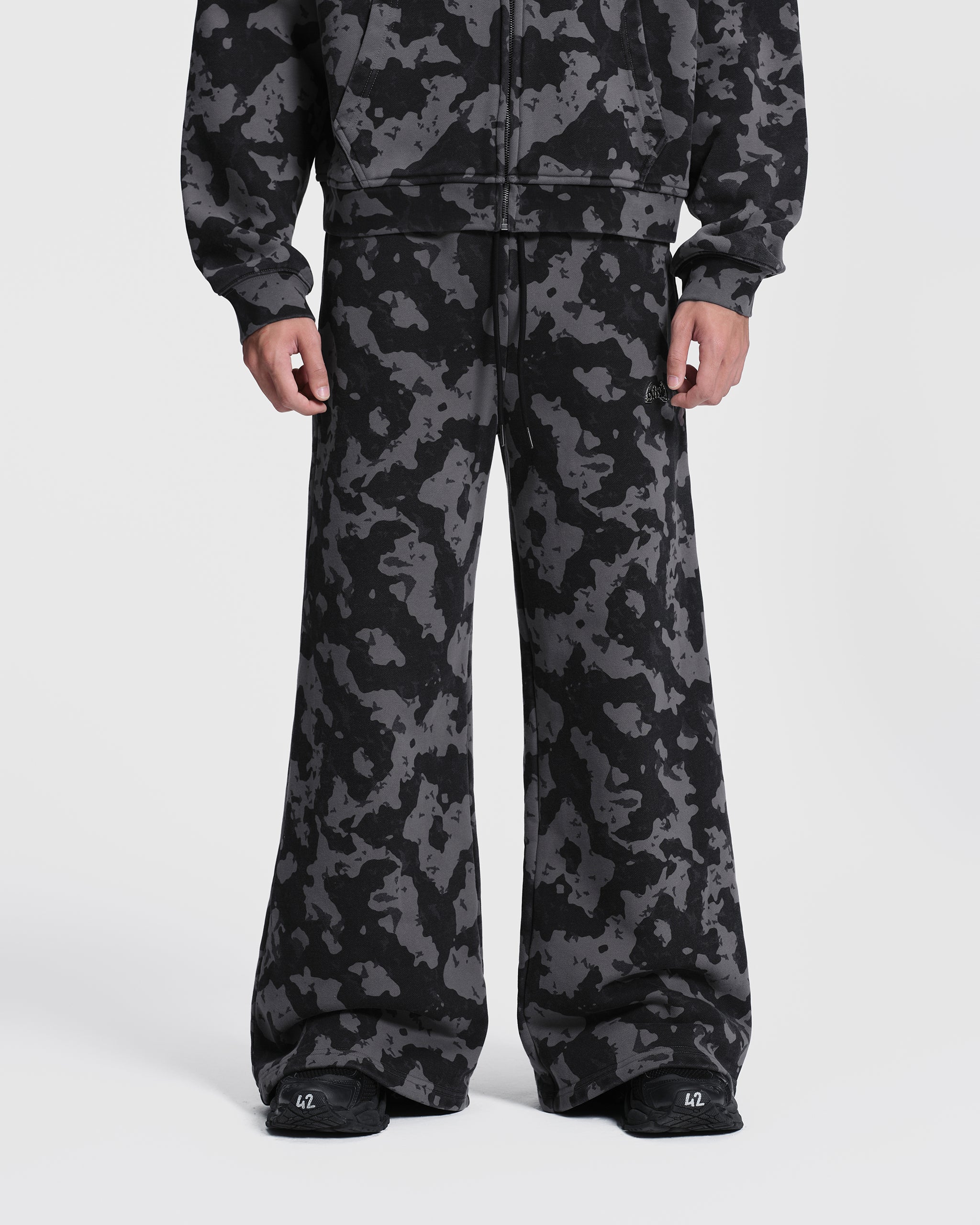 NOCTURNE CAMO SWEATPANTS